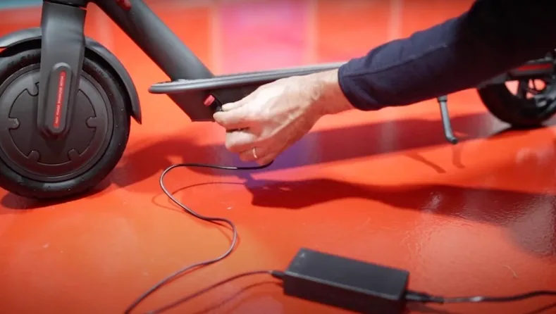 remplacer connecteur de charge