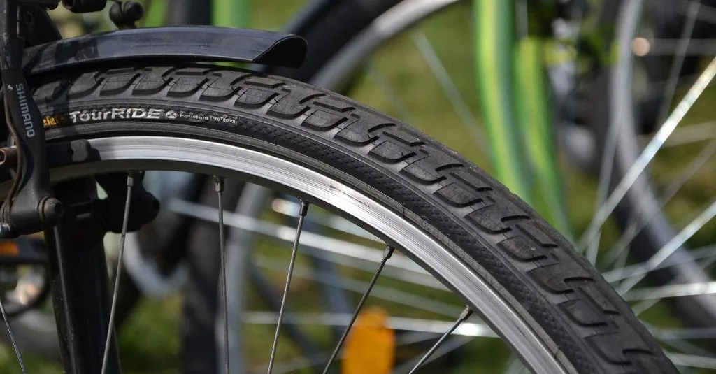 pneu vélo électrique tourride frein shimano