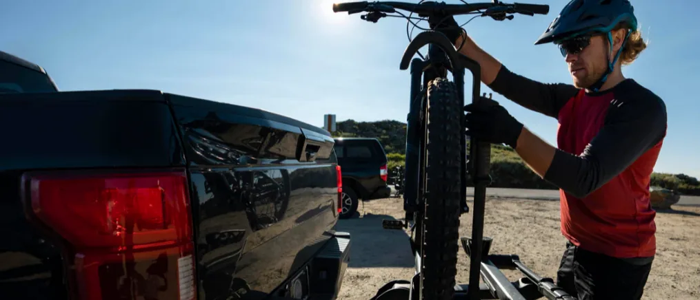 fixation vélo électrique sur porte vélo