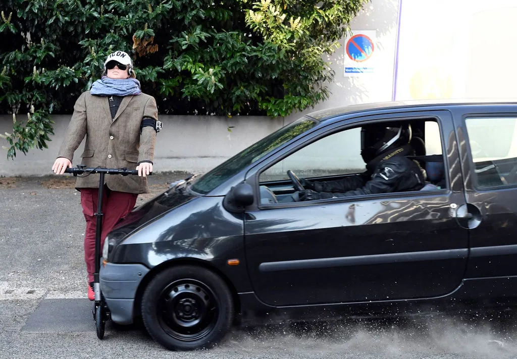 Accident trottinette électrique contre voiture