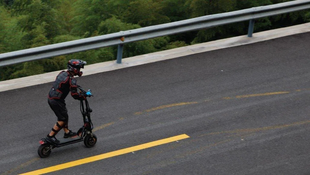Test et Avis de la Trottinette Electrique Kaabo Wolf Warrior 11 - E-Volty