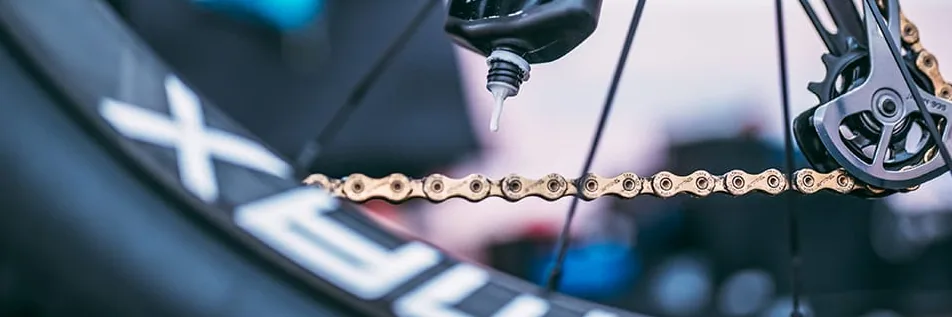 étapes lubrification vélo électrique