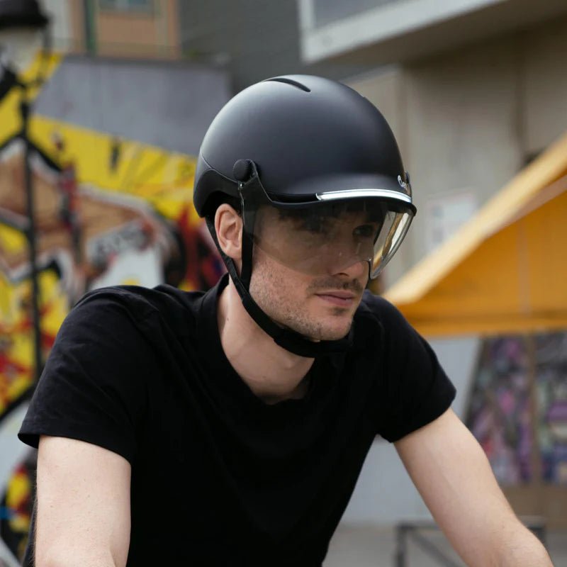Casque OVERADE LIFE Premium Slate Black Avec Visière et Feu Stop - E-Volty