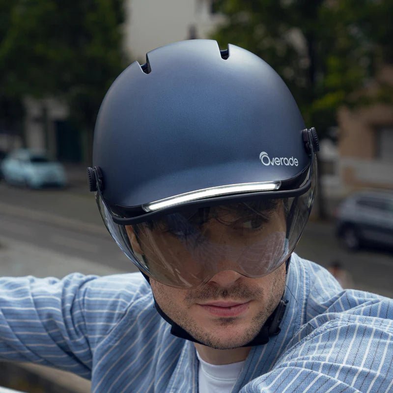 Casque OVERADE LIFE Premium Deep Blue Avec Visière et Feu Stop - E-Volty